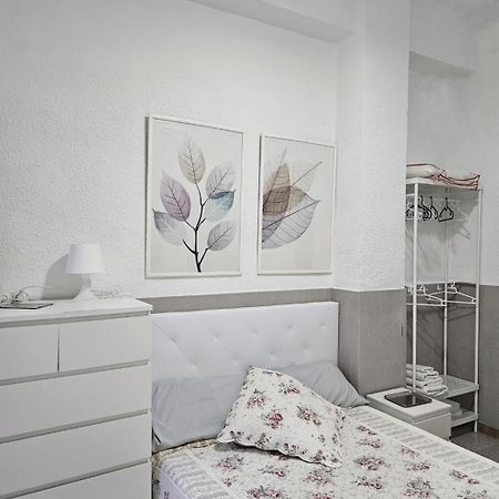 Habitacion En Casa De Familia "Valenciabonita" エクステリア 写真