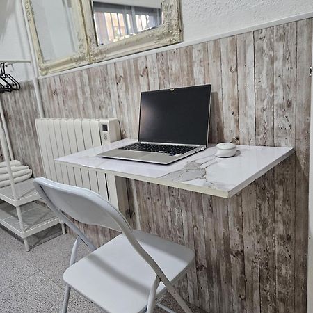 Habitacion En Casa De Familia "Valenciabonita" エクステリア 写真