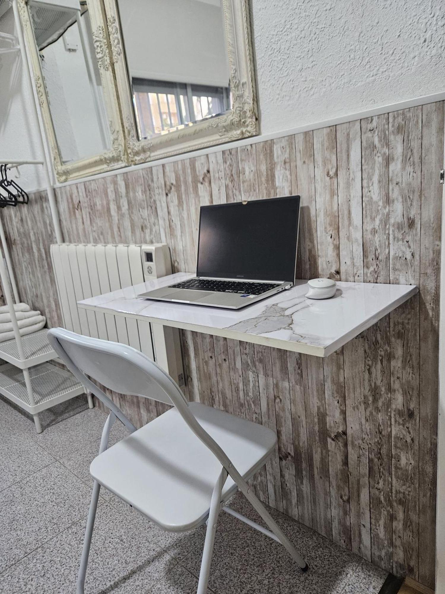 Habitacion En Casa De Familia "Valenciabonita" エクステリア 写真